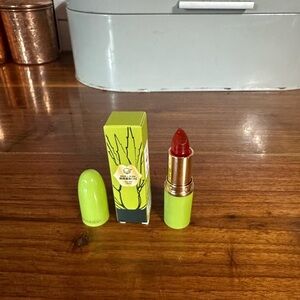 The Body Shop Aloe Vera Red Lip Balm